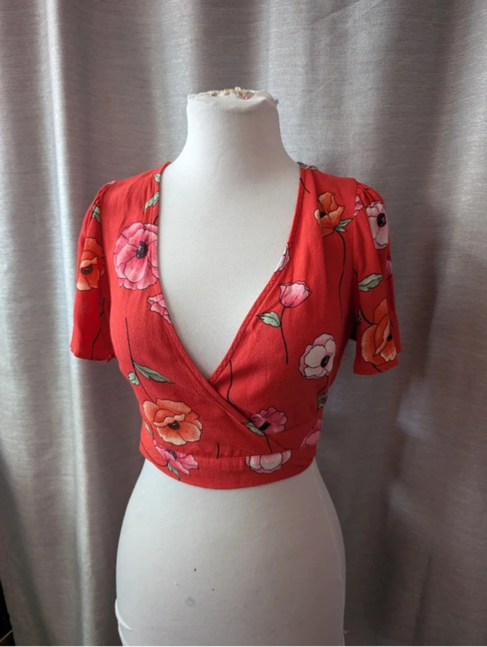 Forever 21 Red Poppy Print Tie Top XS